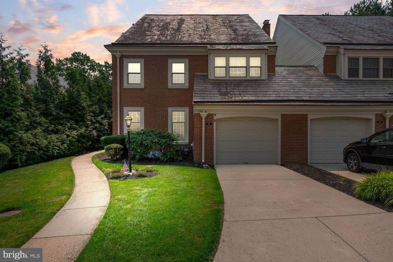 181 Foxwood Drive - Photo 1