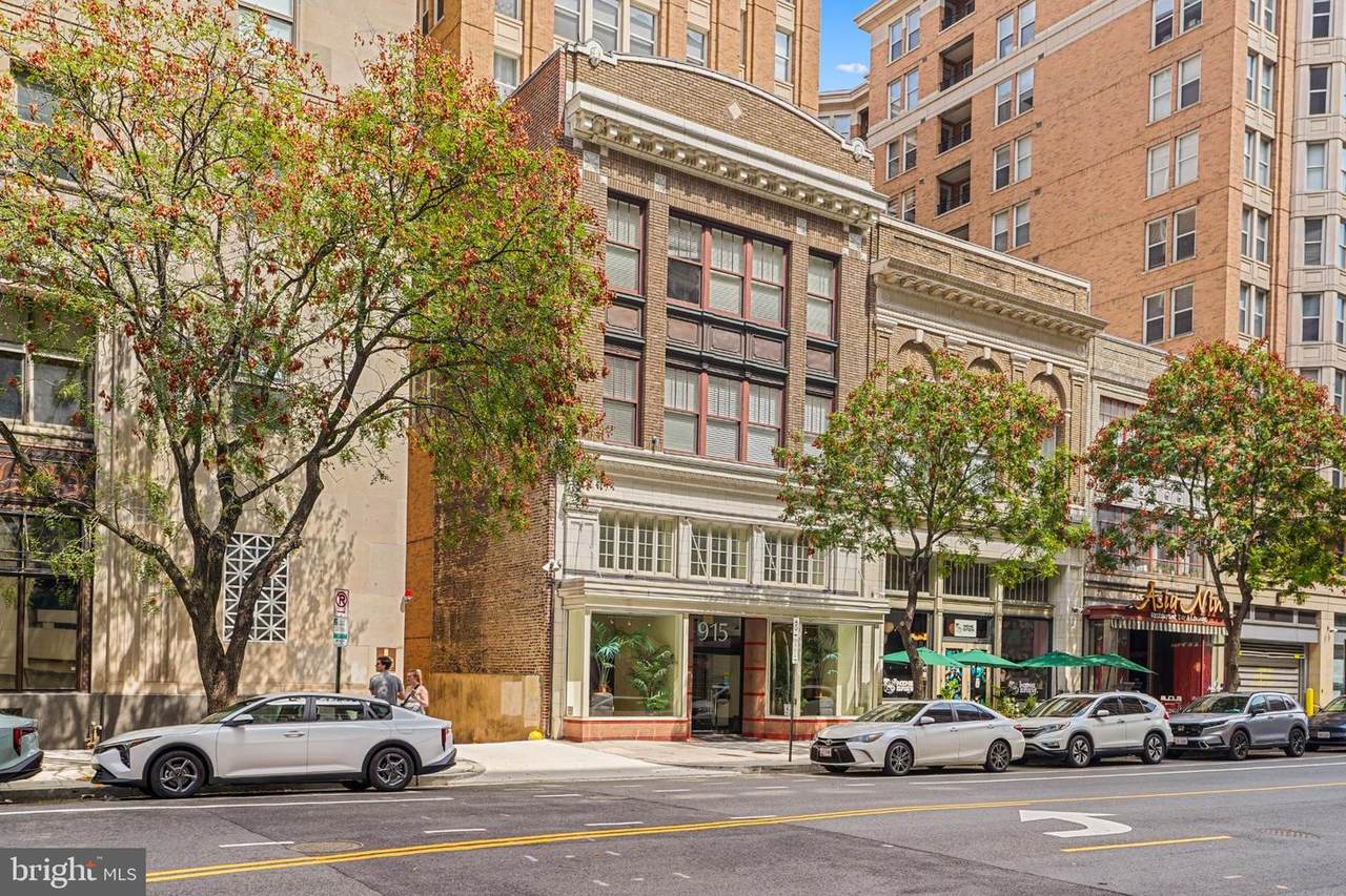 915 E Street - Photo 1