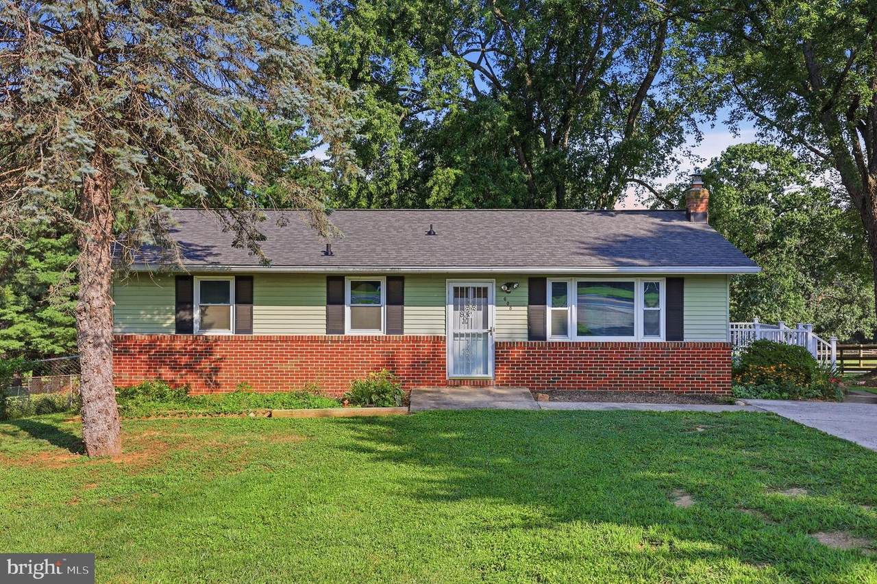 608 Oak Tree Road - Photo 1
