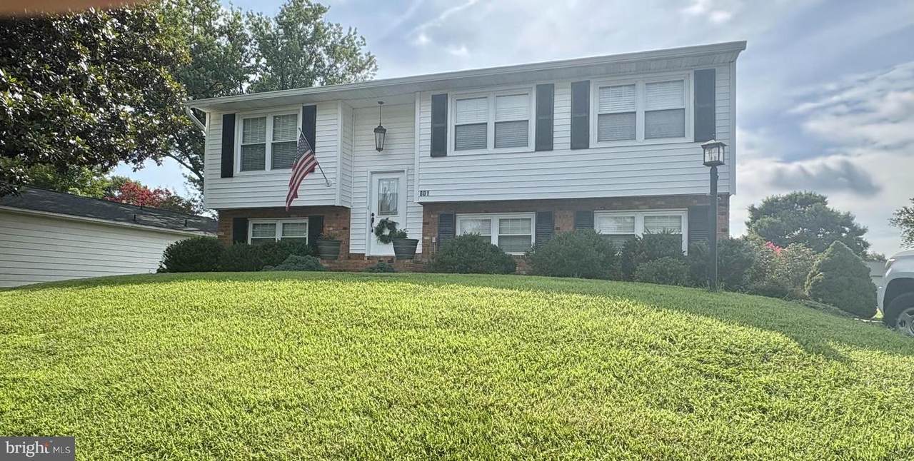 801 Kilarney Drive - Photo 1