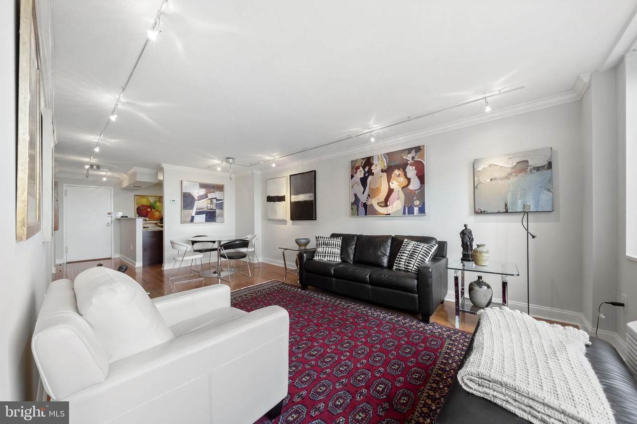 1901 John F Kennedy Boulevard - Photo 1