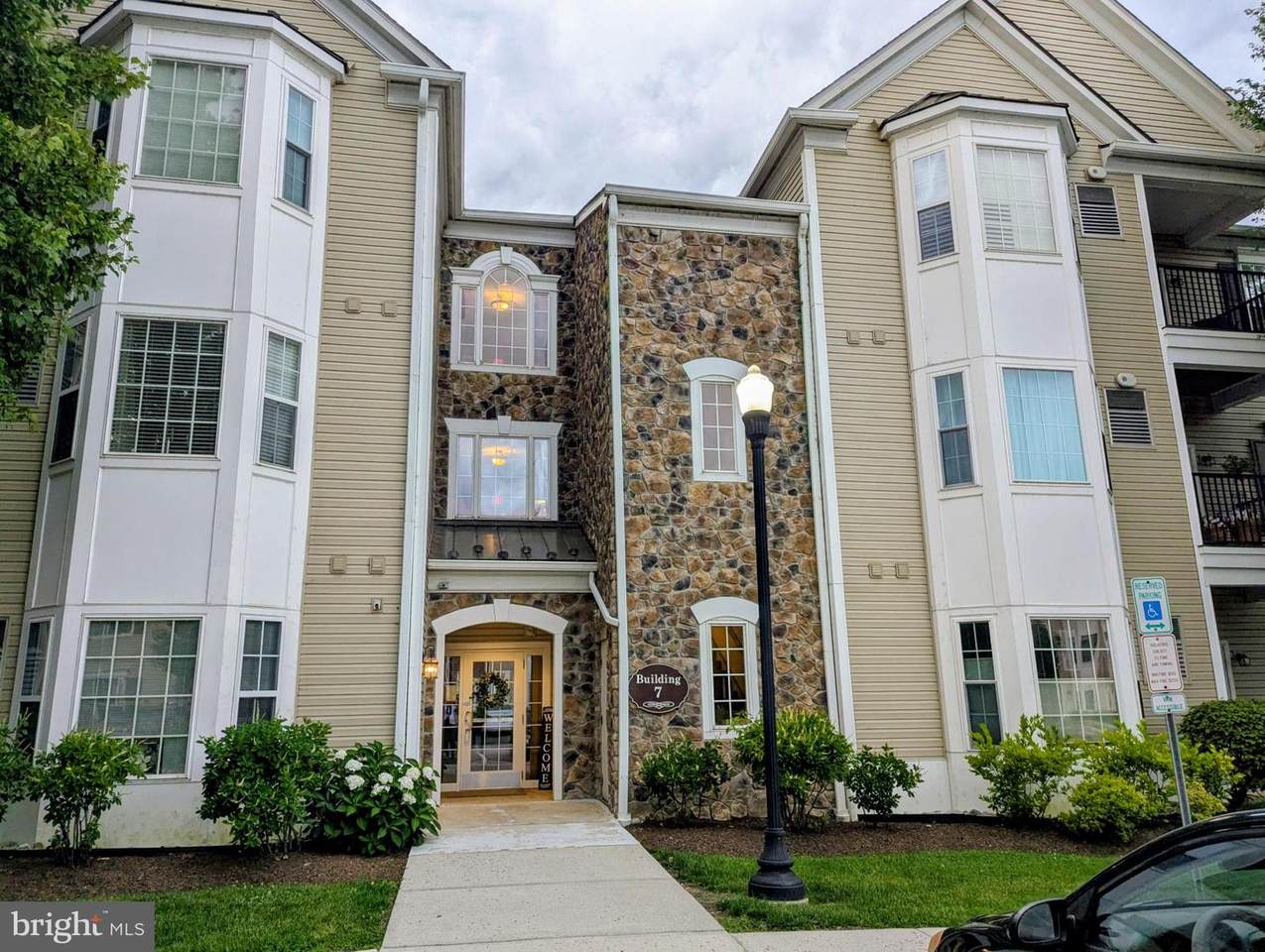 734 Creekside Drive - Photo 1