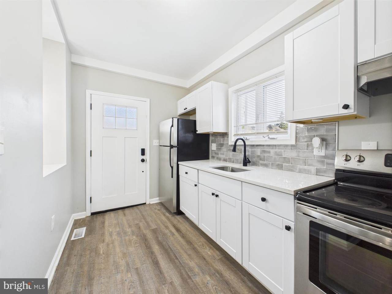 300 Chesapeake Avenue - Photo 1