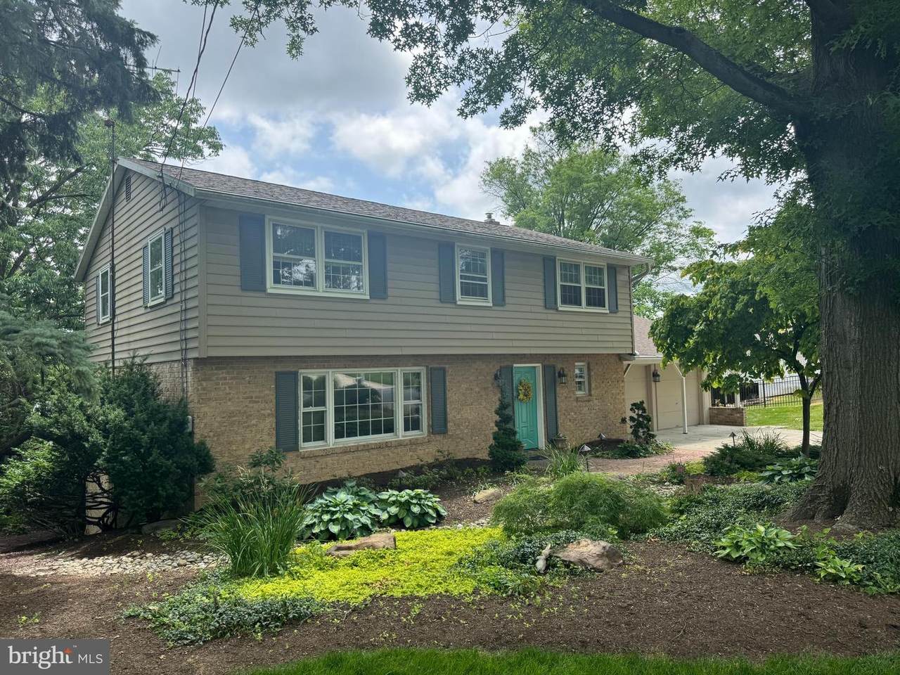 2031 Hollywood Parkway - Photo 1