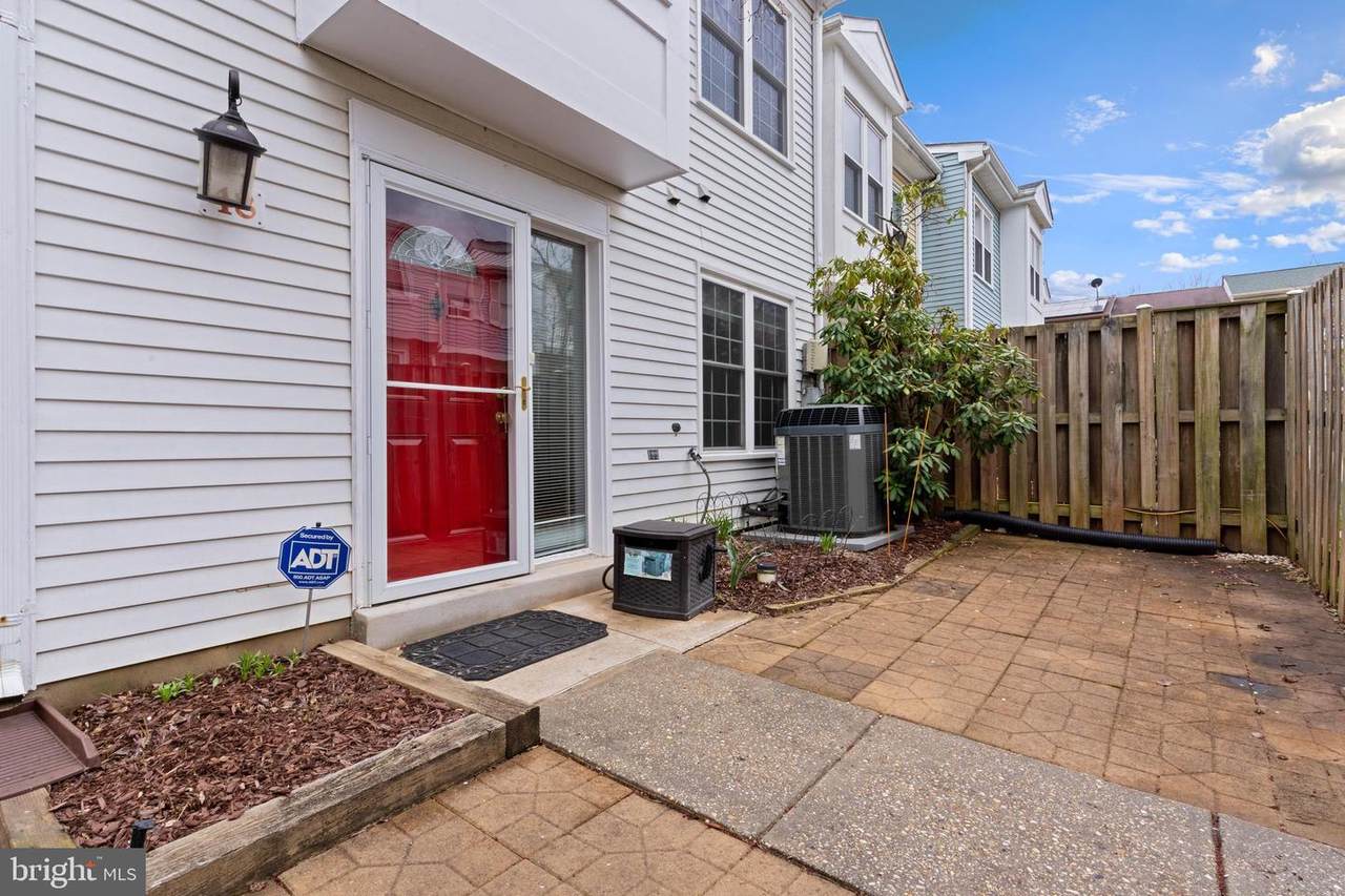 48 Avonshire Court - Photo 1