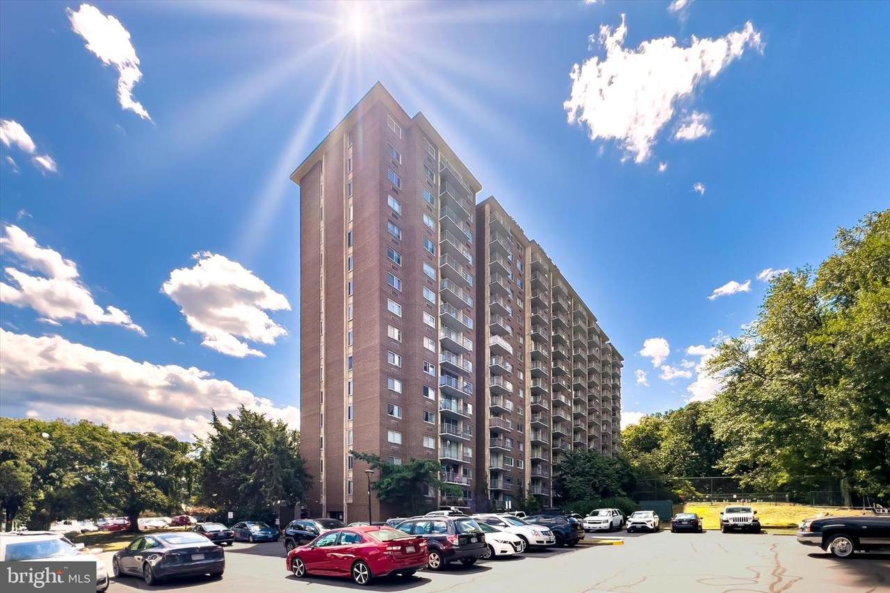 2059 Huntington Avenue - Photo 1