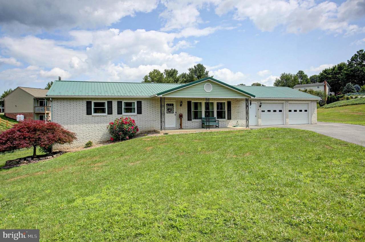 10 Surrey Court - Photo 1
