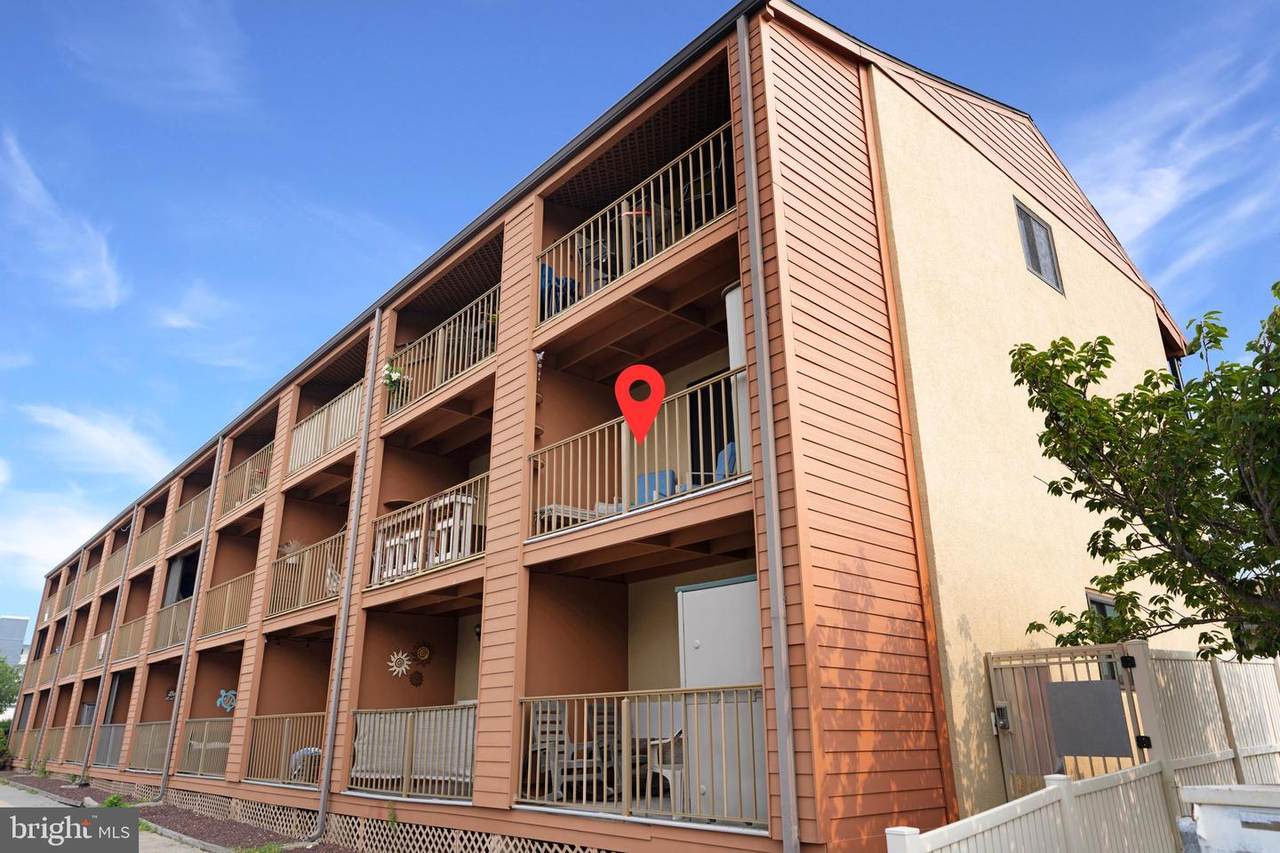 202 32ND Street - Photo 1