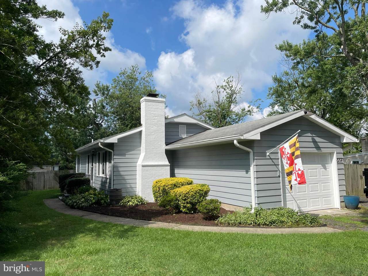 206 Willis Avenue - Photo 1