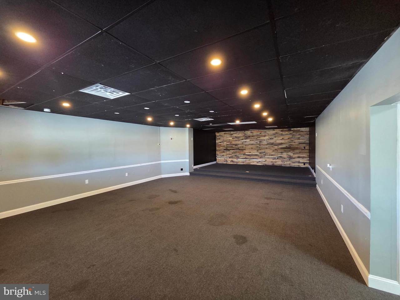 1501 Edgemore Avenue - Photo 1