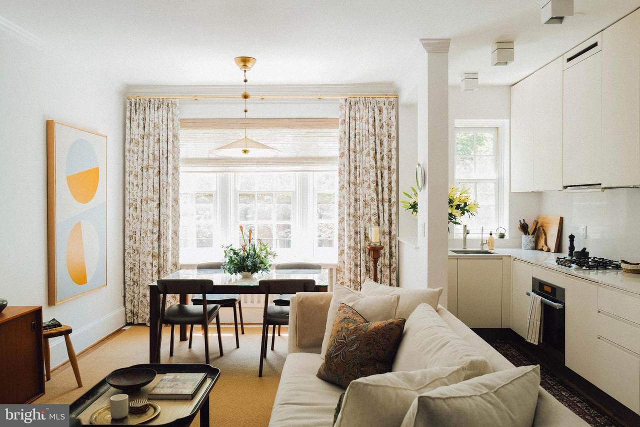 1835 Phelps Place - Photo 1