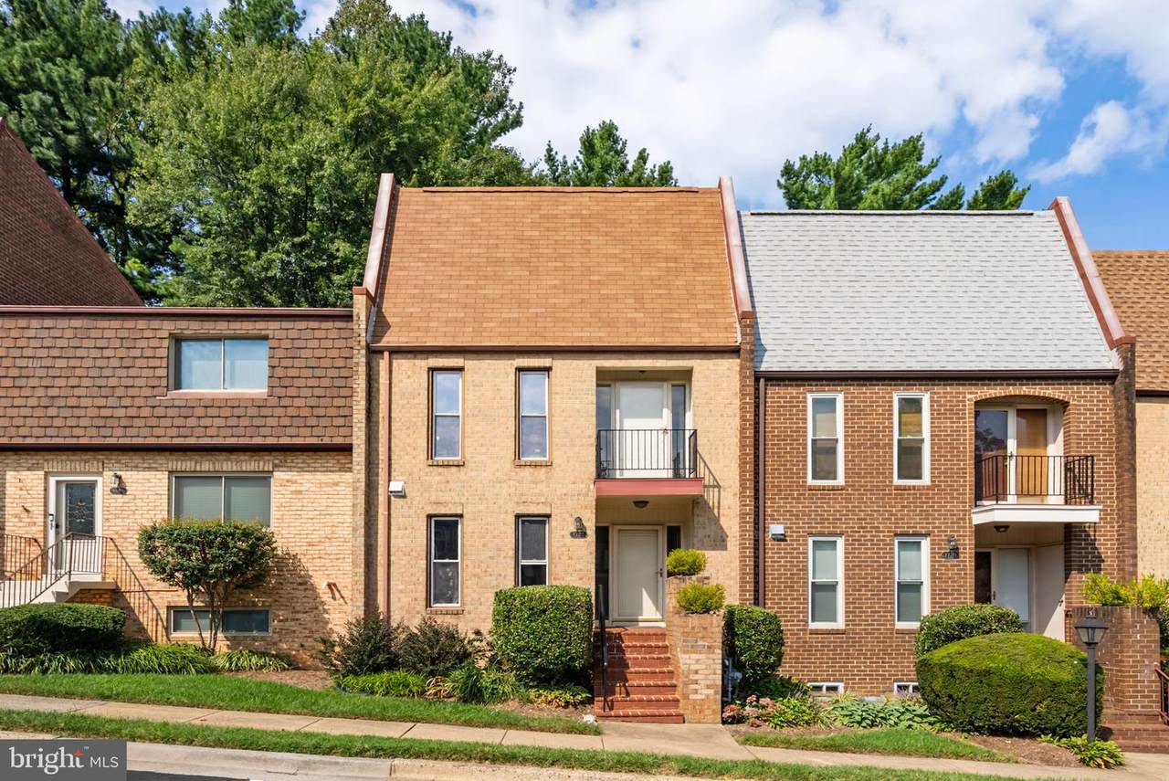1722 Cy Court - Photo 1