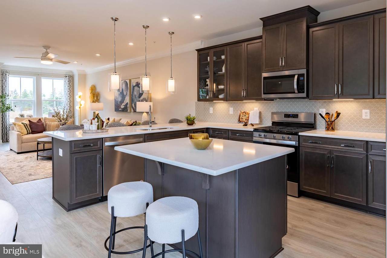 4202 Crested View - Photo 1