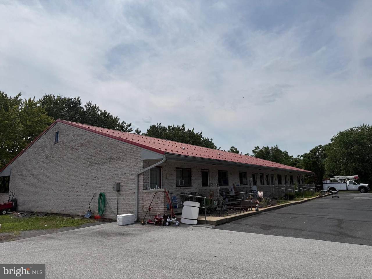 1502 Holly Pike - Photo 1