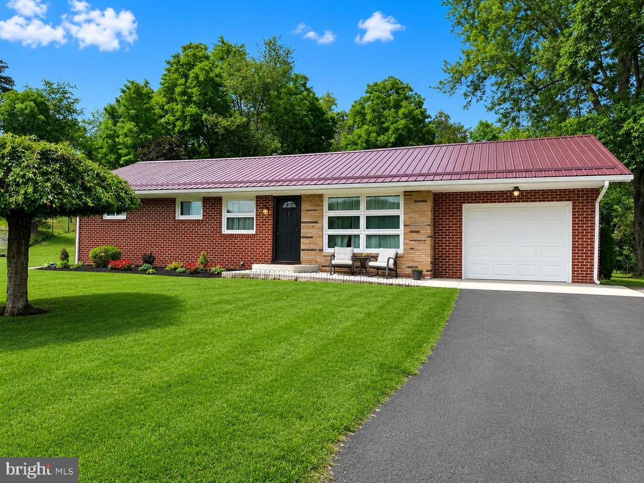 18613 Circle Drive - Photo 1
