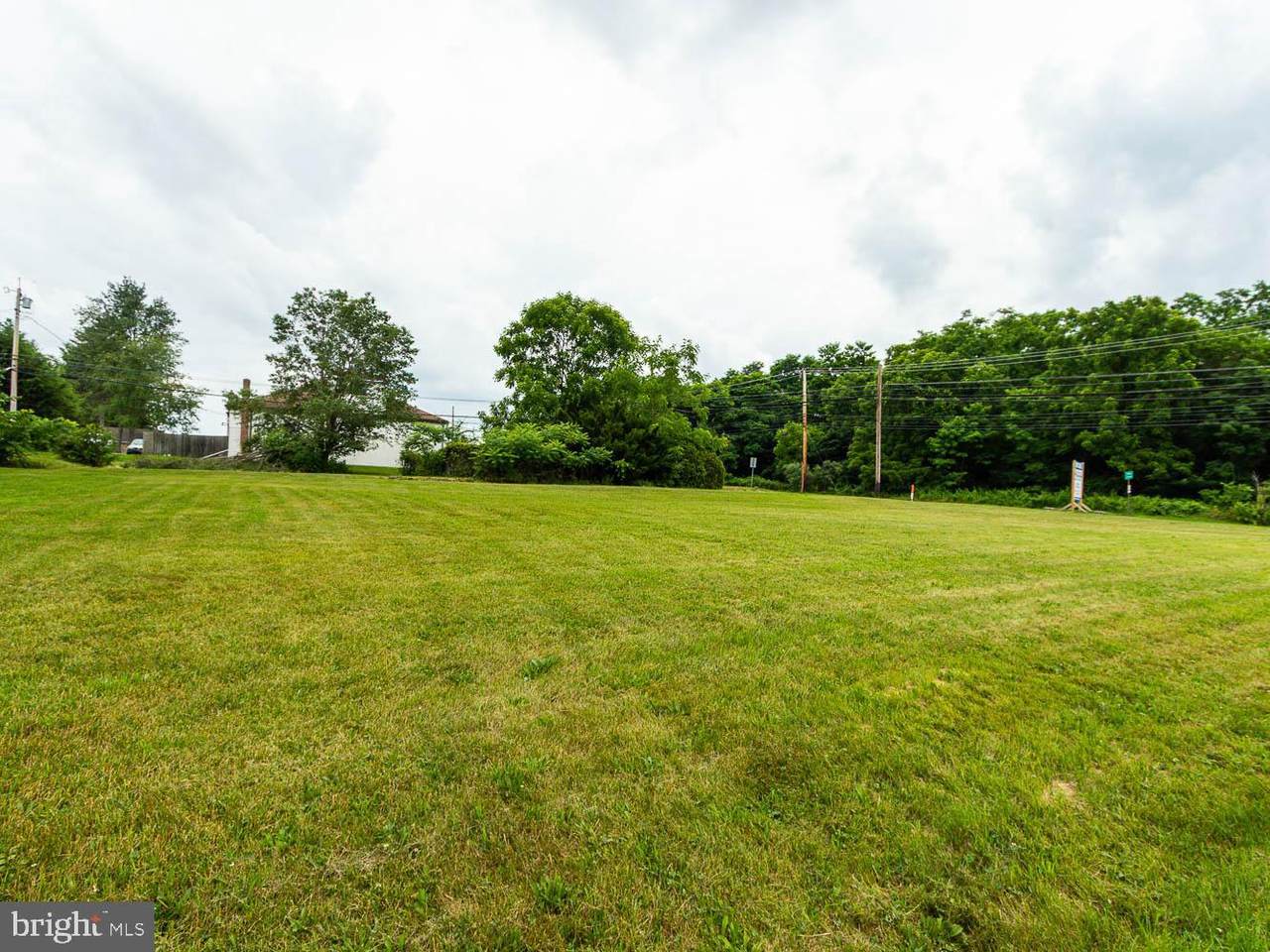 https://bt-photos.global.ssl.fastly.net/brightmls/1280_boomver_1_805195491312-2.jpg
