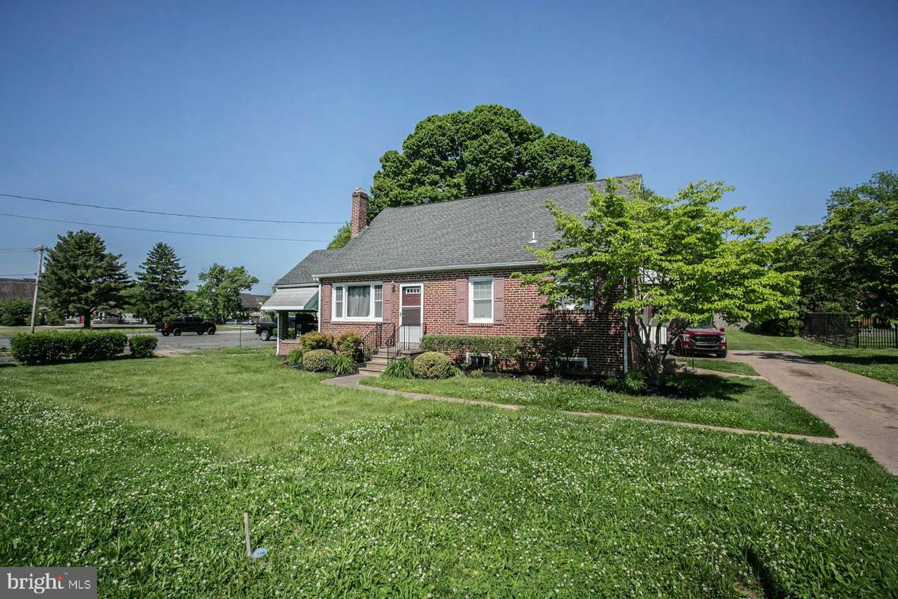 https://bt-photos.global.ssl.fastly.net/brightmls/1280_boomver_2_805195579432-2.jpg
