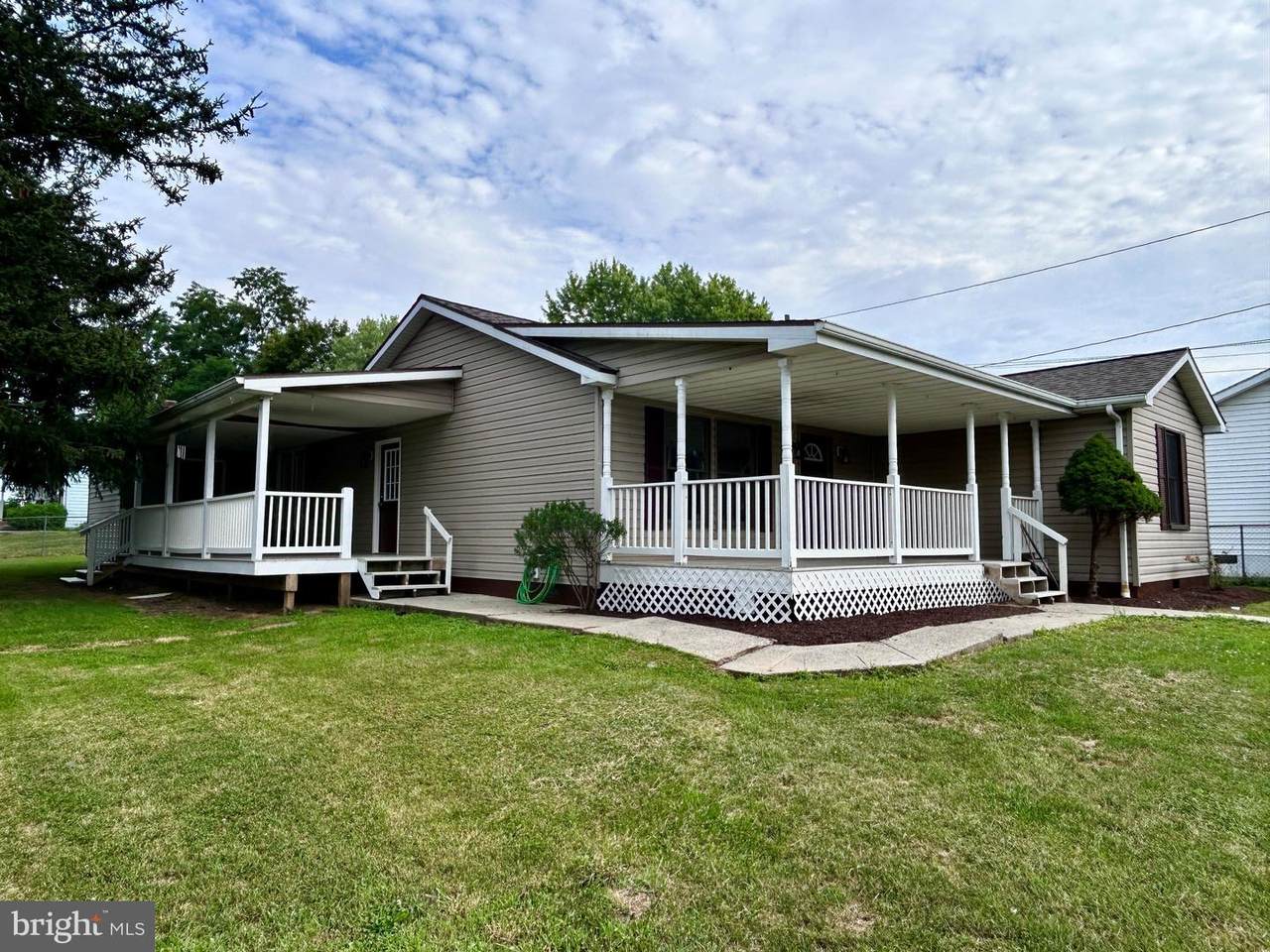 505 Western Avenue - Photo 1