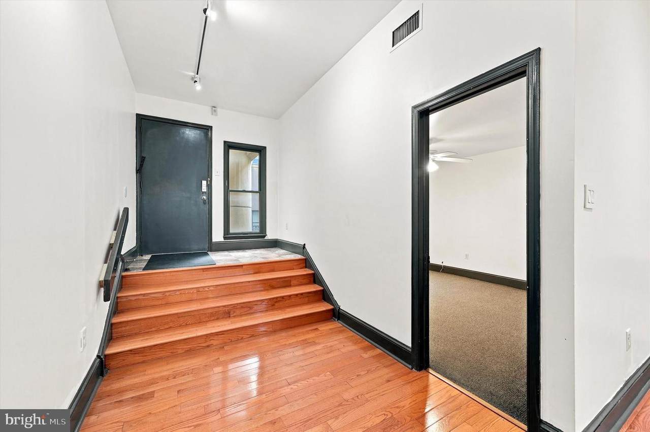 1914 Fairmount Avenue - Photo 1