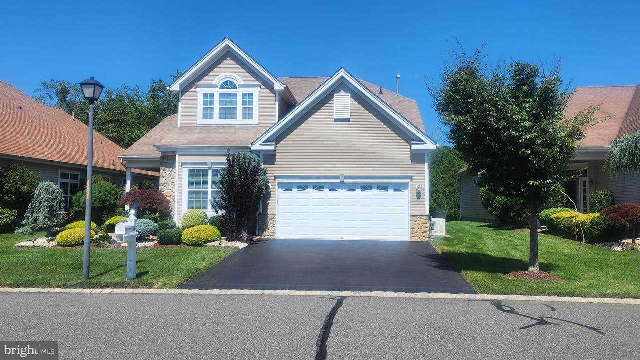 15 Monarch Road - Photo 1