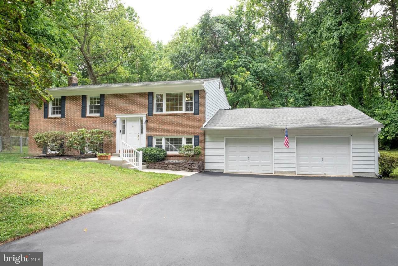 2901 5TH Street - Photo 1