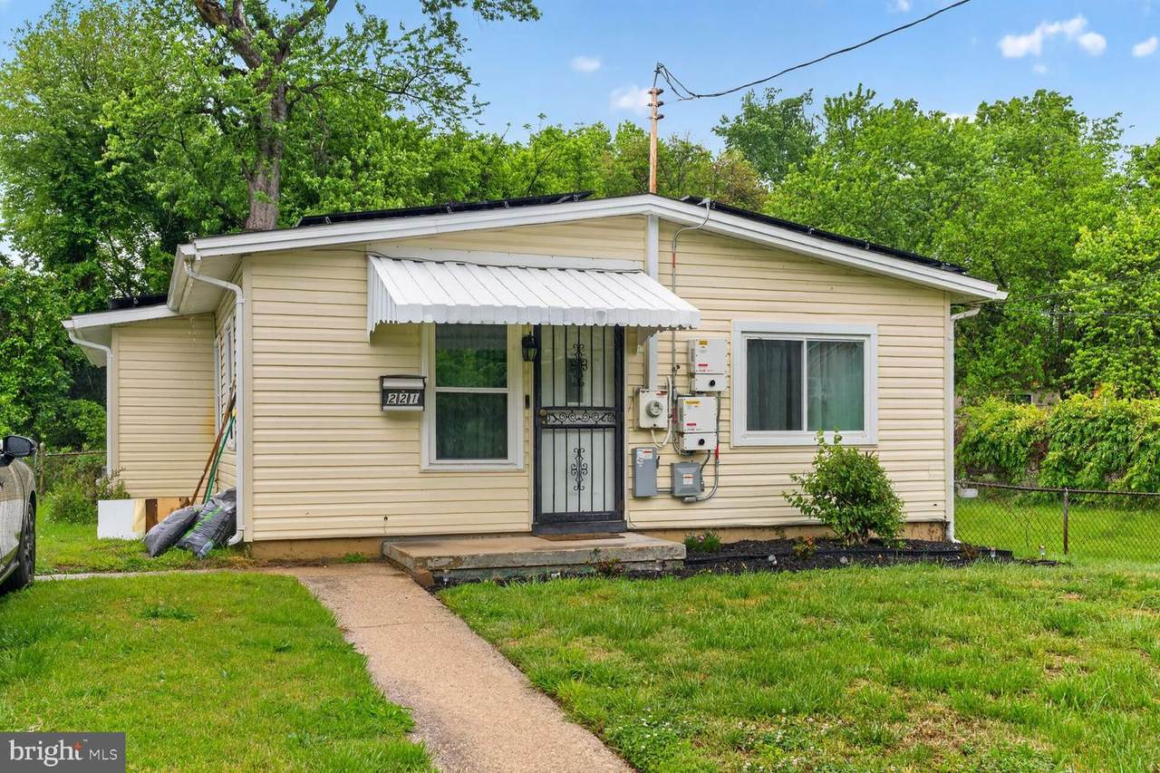 221 Seneca Drive - Photo 1
