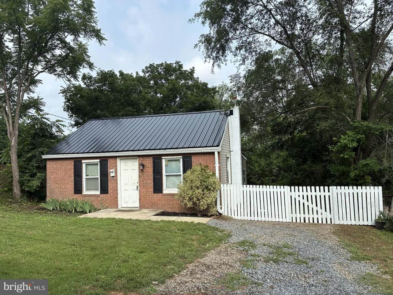 117 Walnut St - Photo 1