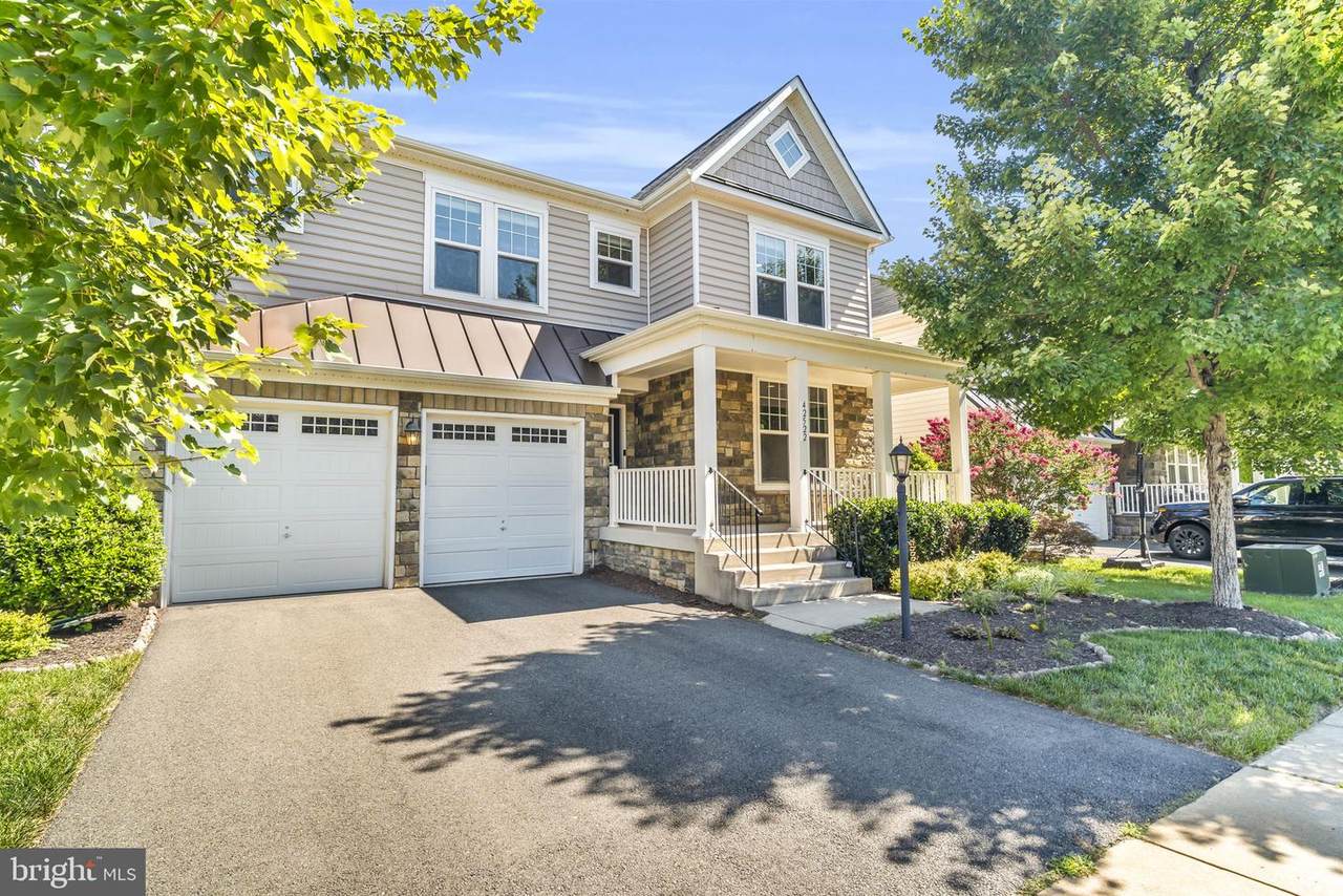 42522 Stratford Landing Drive - Photo 1
