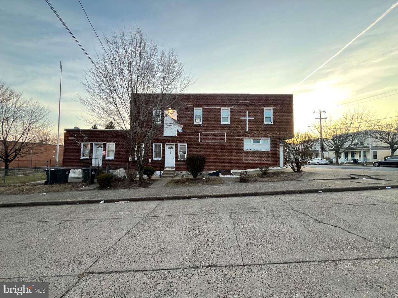 3001 10TH Street - Photo 1