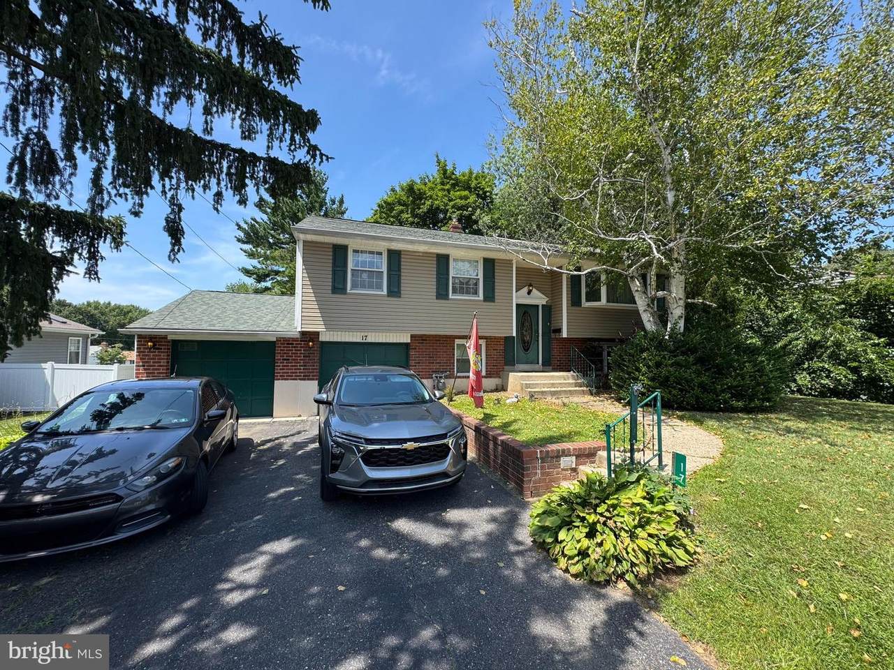 17 Blackthorne Lane - Photo 1