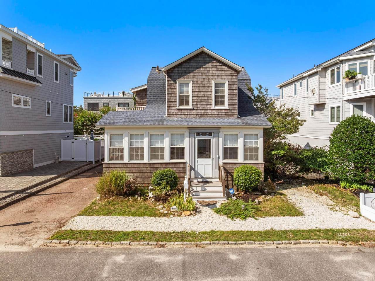 16 9TH Street - Photo 1