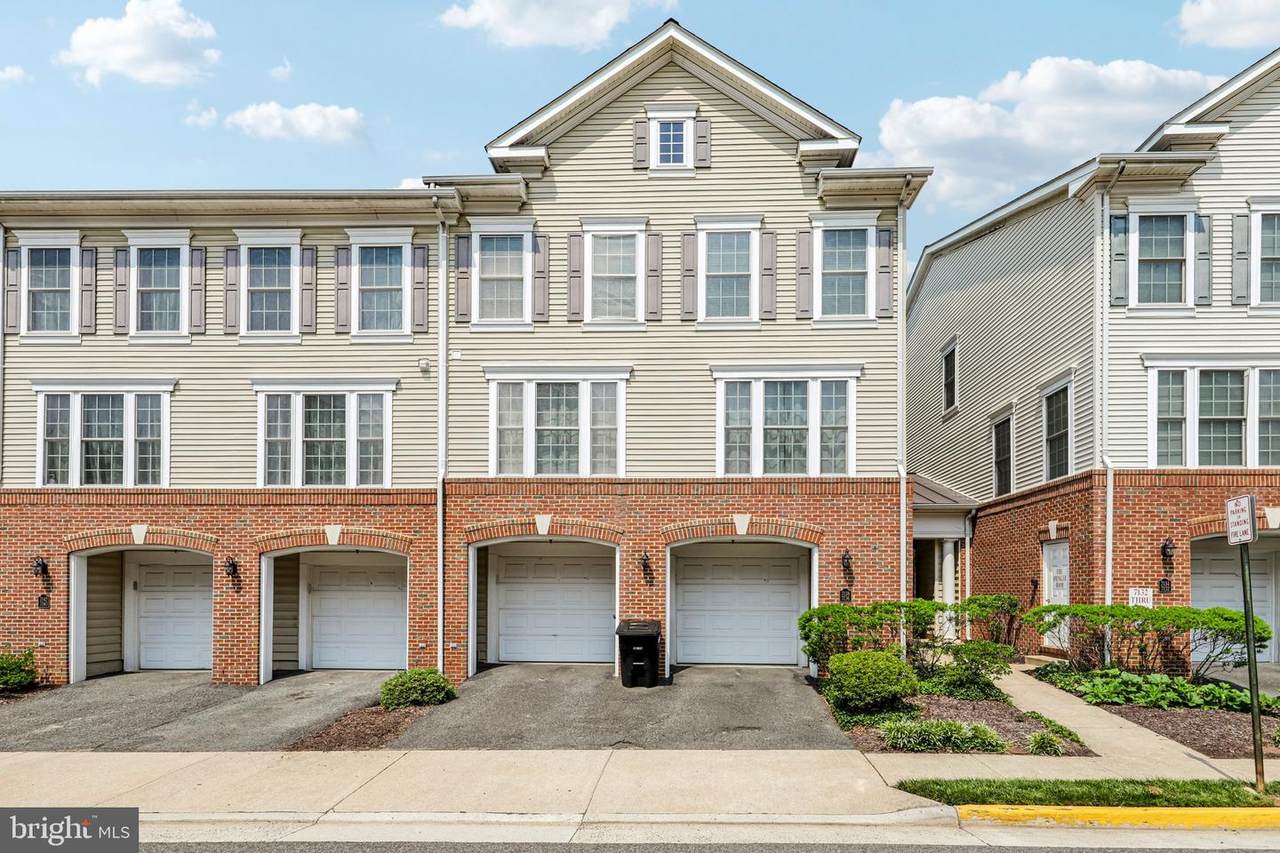 7136 Huntley Creek Place - Photo 1