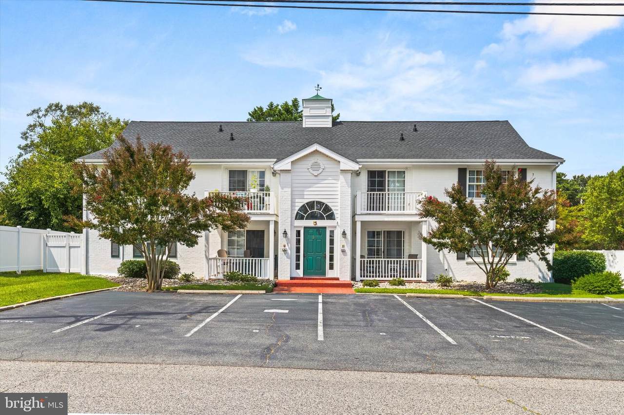 211 Williams Street - Photo 1