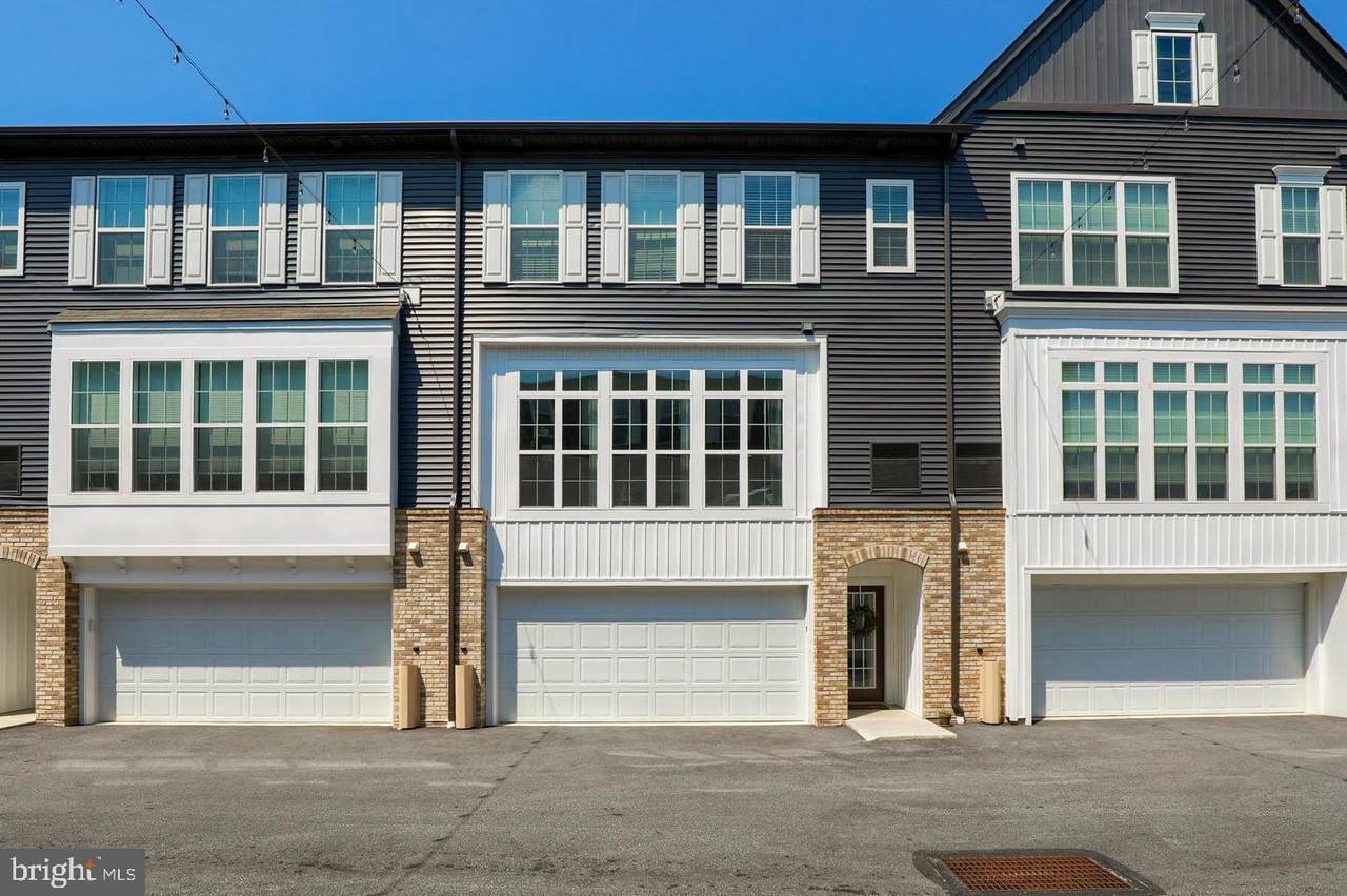 806 Mayer Place - Photo 1