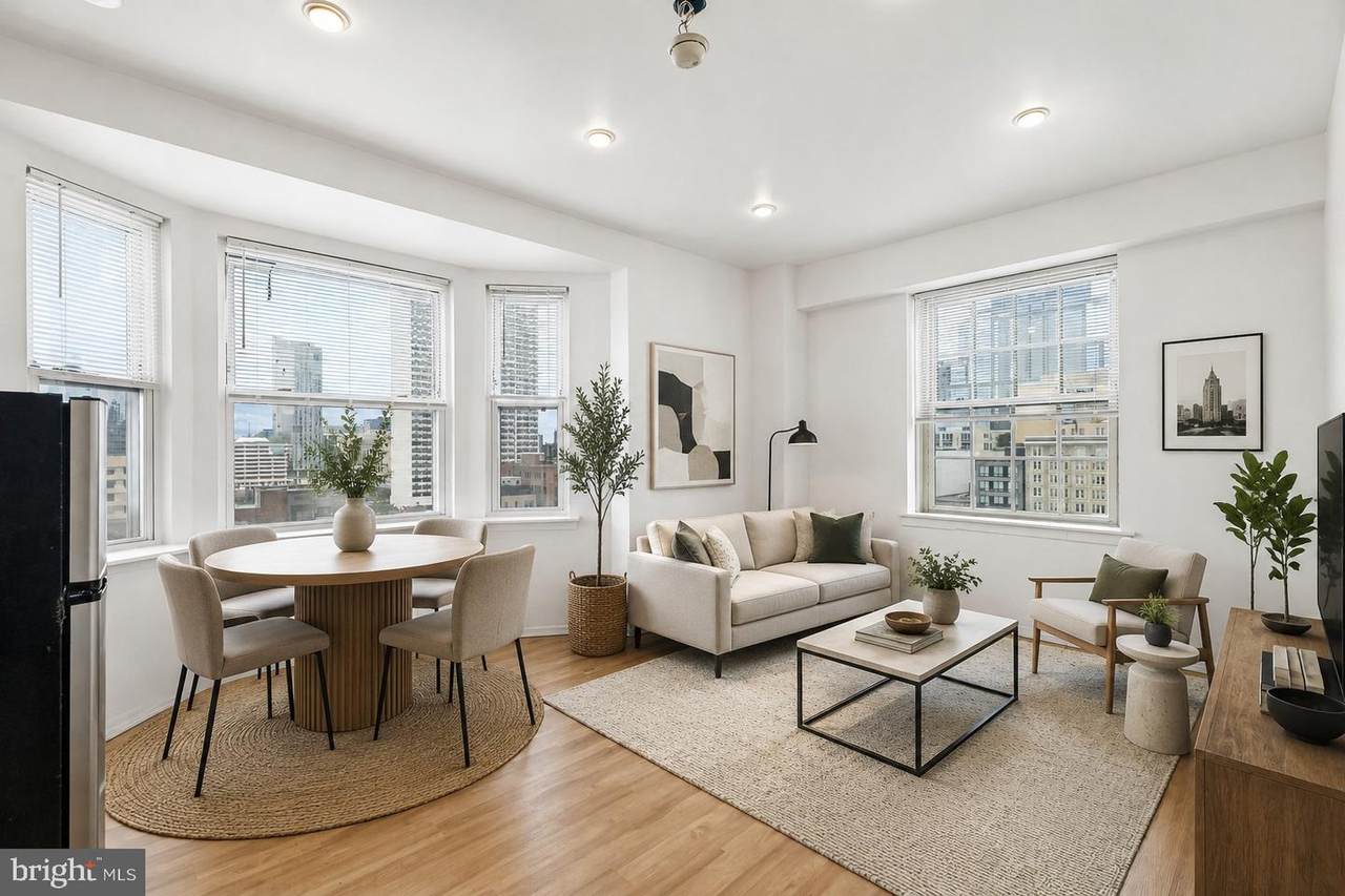 2135 Walnut Street - Photo 1