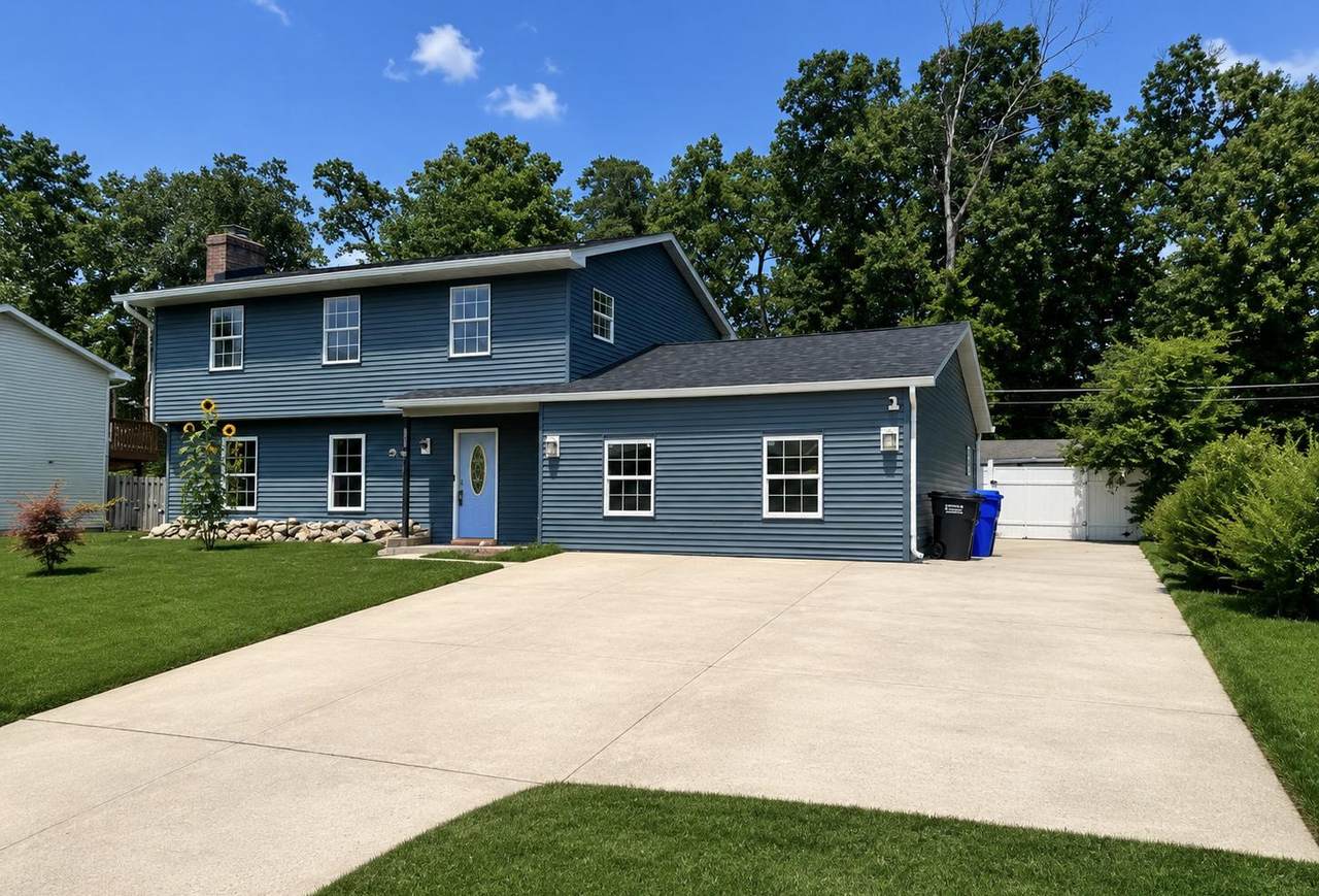 880 Copley Avenue - Photo 1
