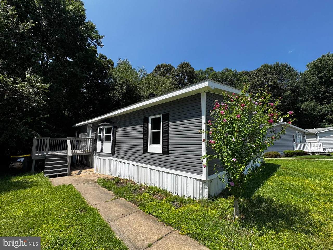 182 Thistle Way - Photo 1