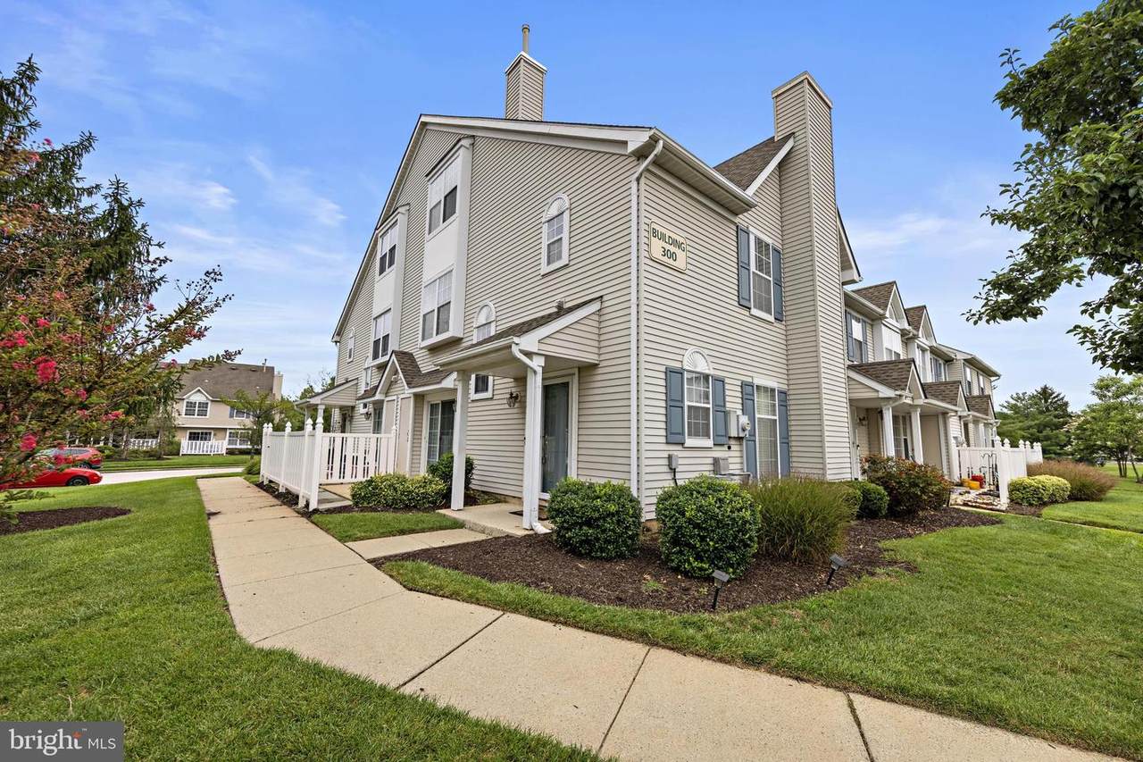301 Oliphant Lane - Photo 1