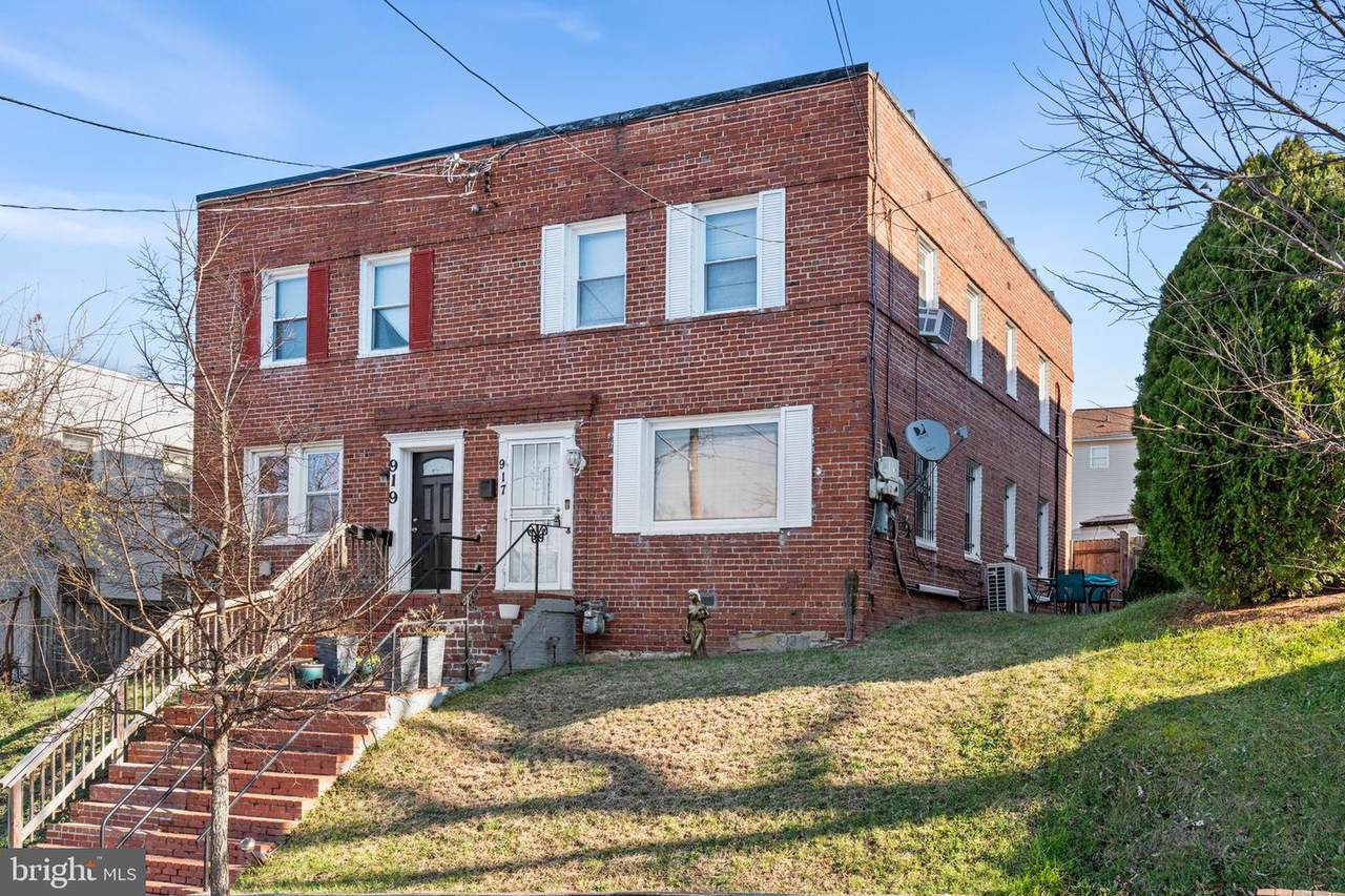 917 47TH Street - Photo 1