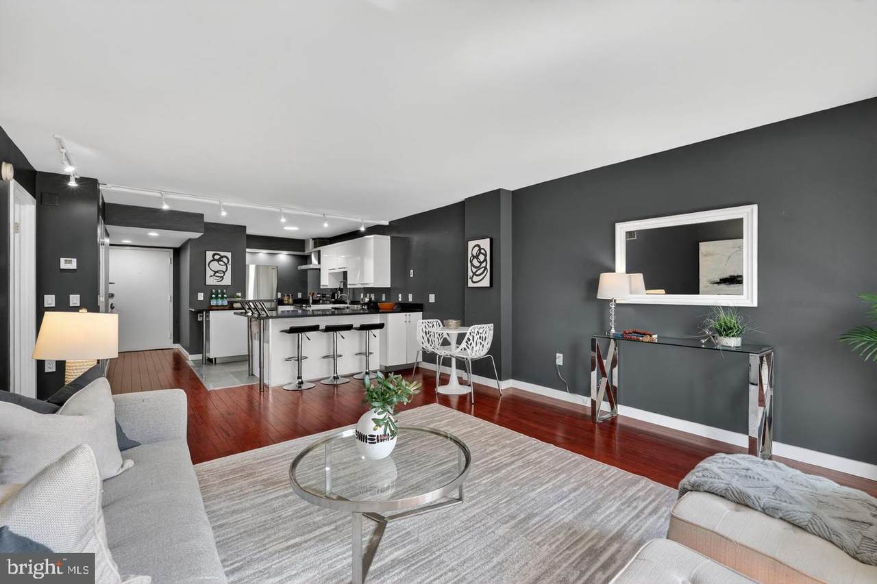 1015 33RD Street - Photo 1