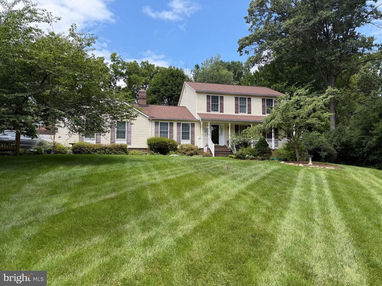 5528 Woodlyn Road - Photo 1