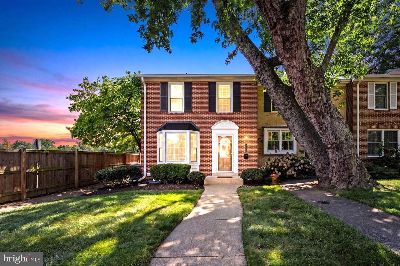 558 Windover Avenue - Photo 1