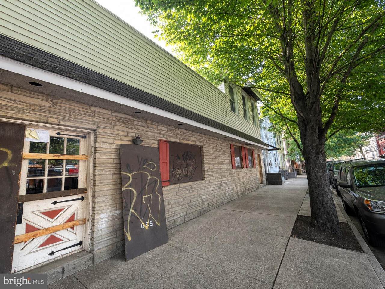 539 Centre - Photo 1