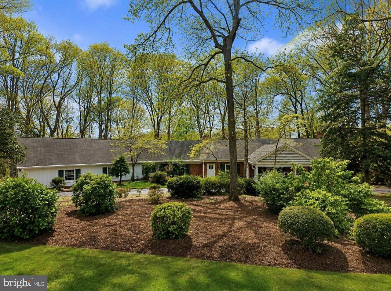 100 Hampton Drive - Photo 1