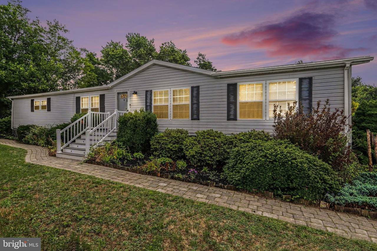 303 Dallas Drive - Photo 1