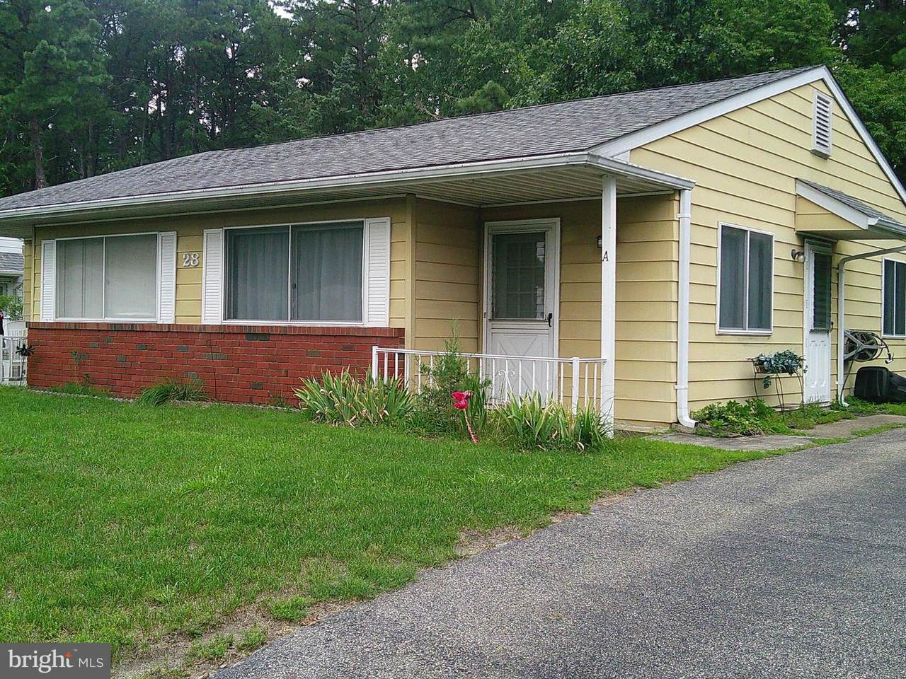 28 Maine Ave - Photo 1