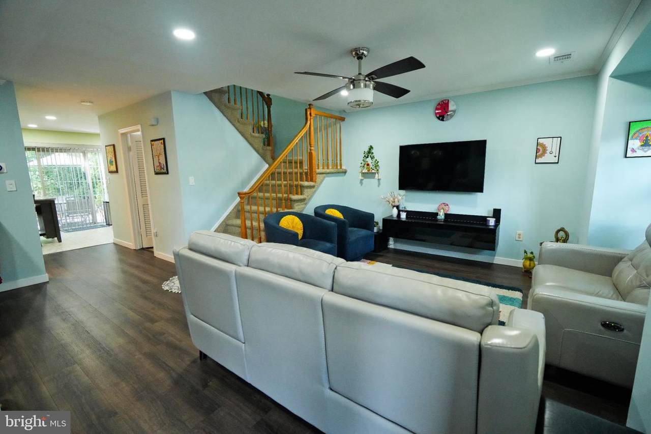 1702 Oak Court - Photo 1