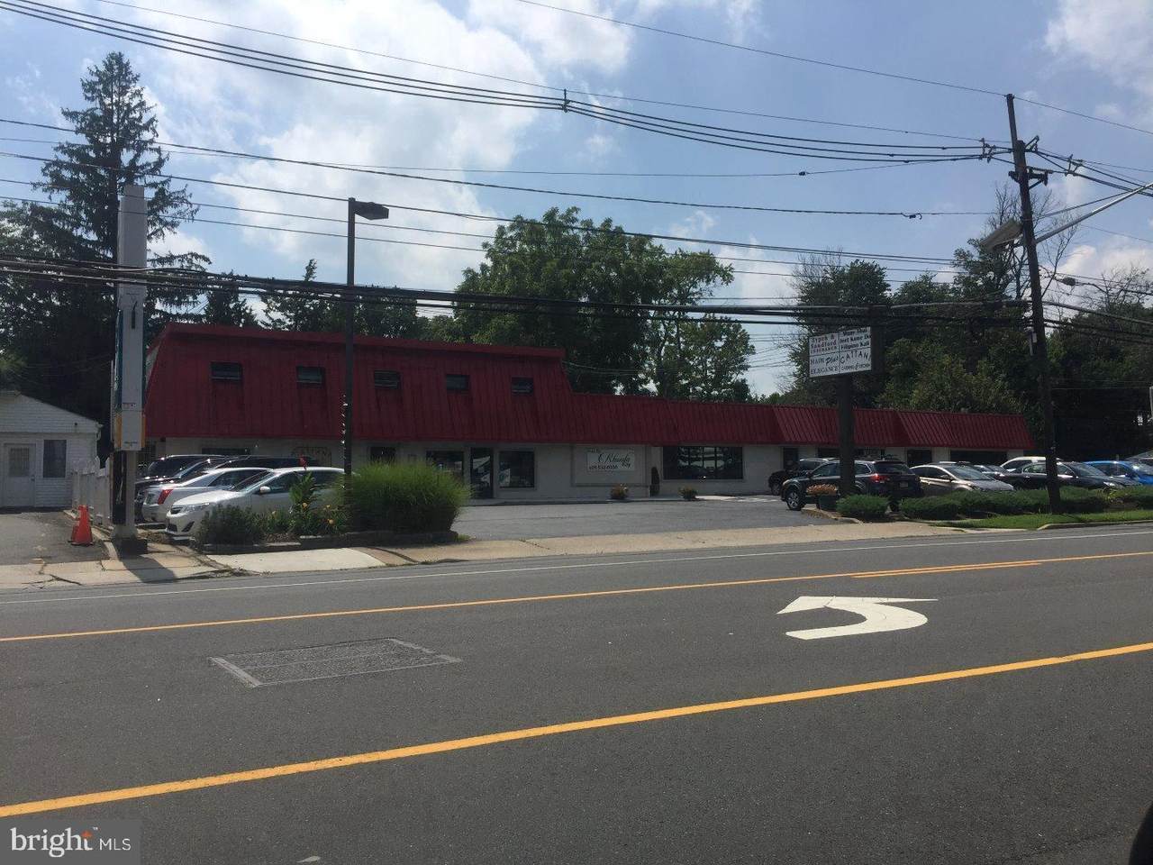 1569 Parkway Avenue - Photo 1