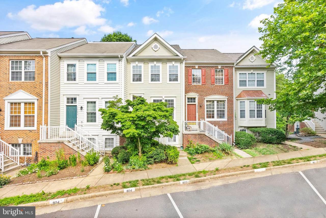 10032 Moxleys Ford Lane - Photo 1