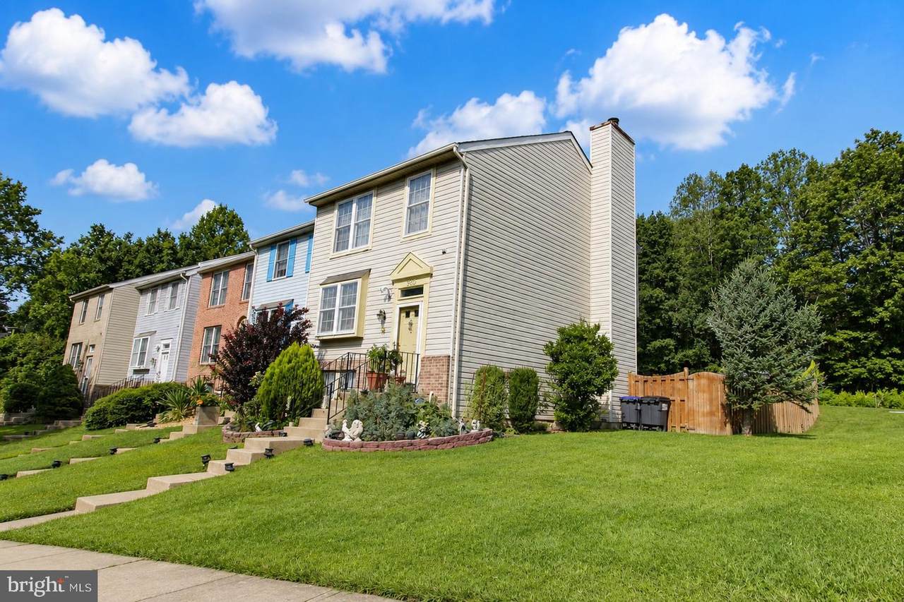 300 Barksdale Place - Photo 1